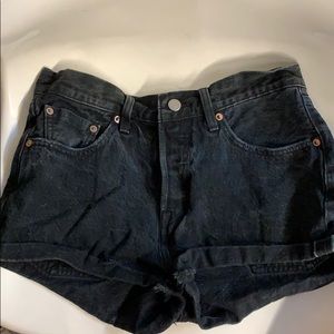 Black Levi highwaisted shorts